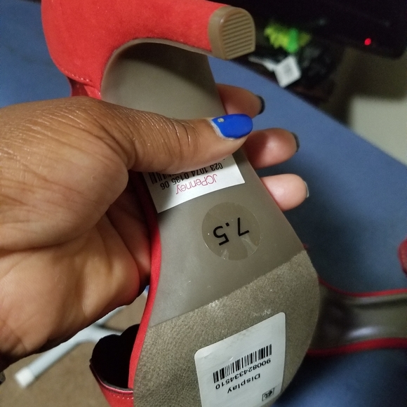 Red hills - Picture 2 of 2